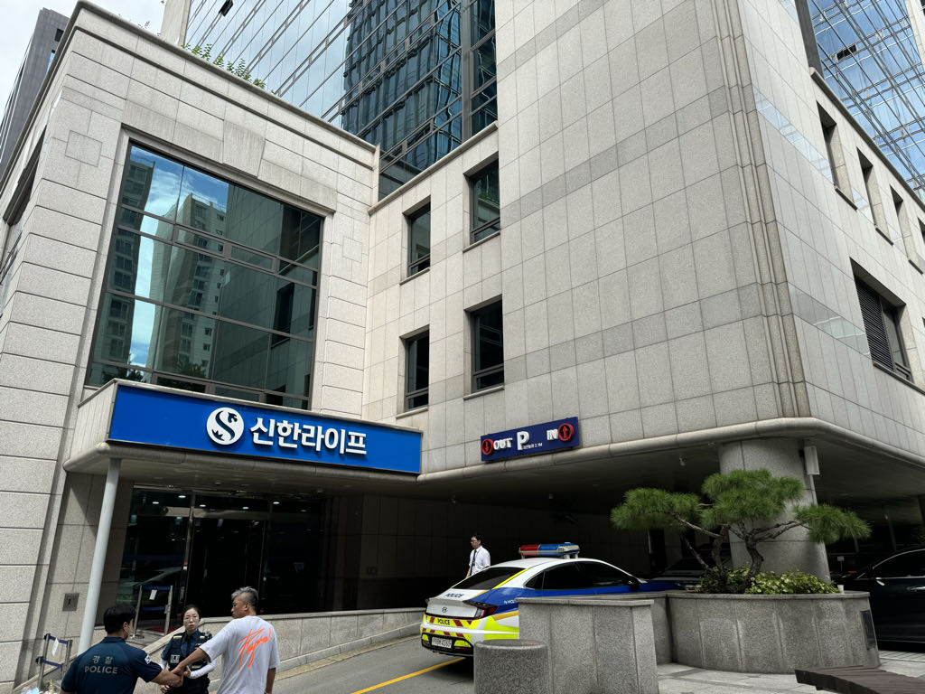 아마노 일옥빌딩신한강남L타워 주차장 이미지 1