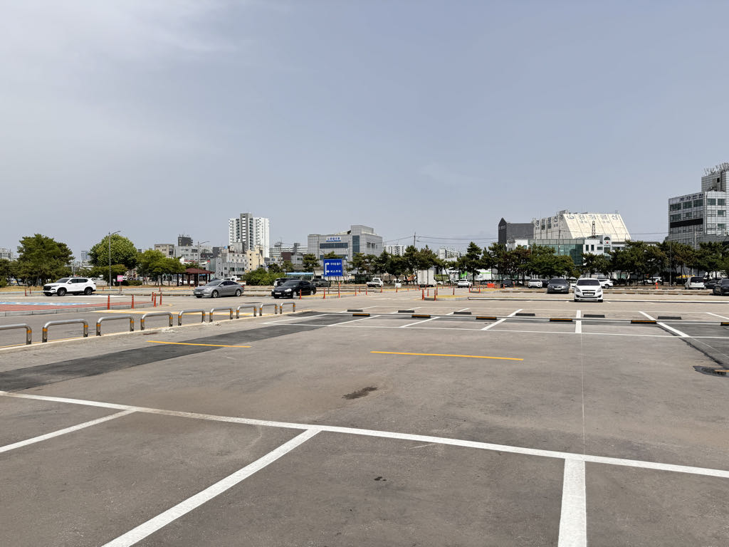 인천항 연안여객터미널 제2 노상 민영 주차장 이미지 2