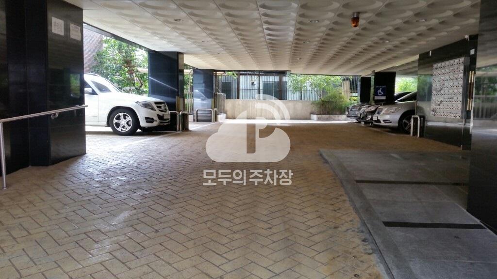 강남캐슬 주차장 이미지 3
