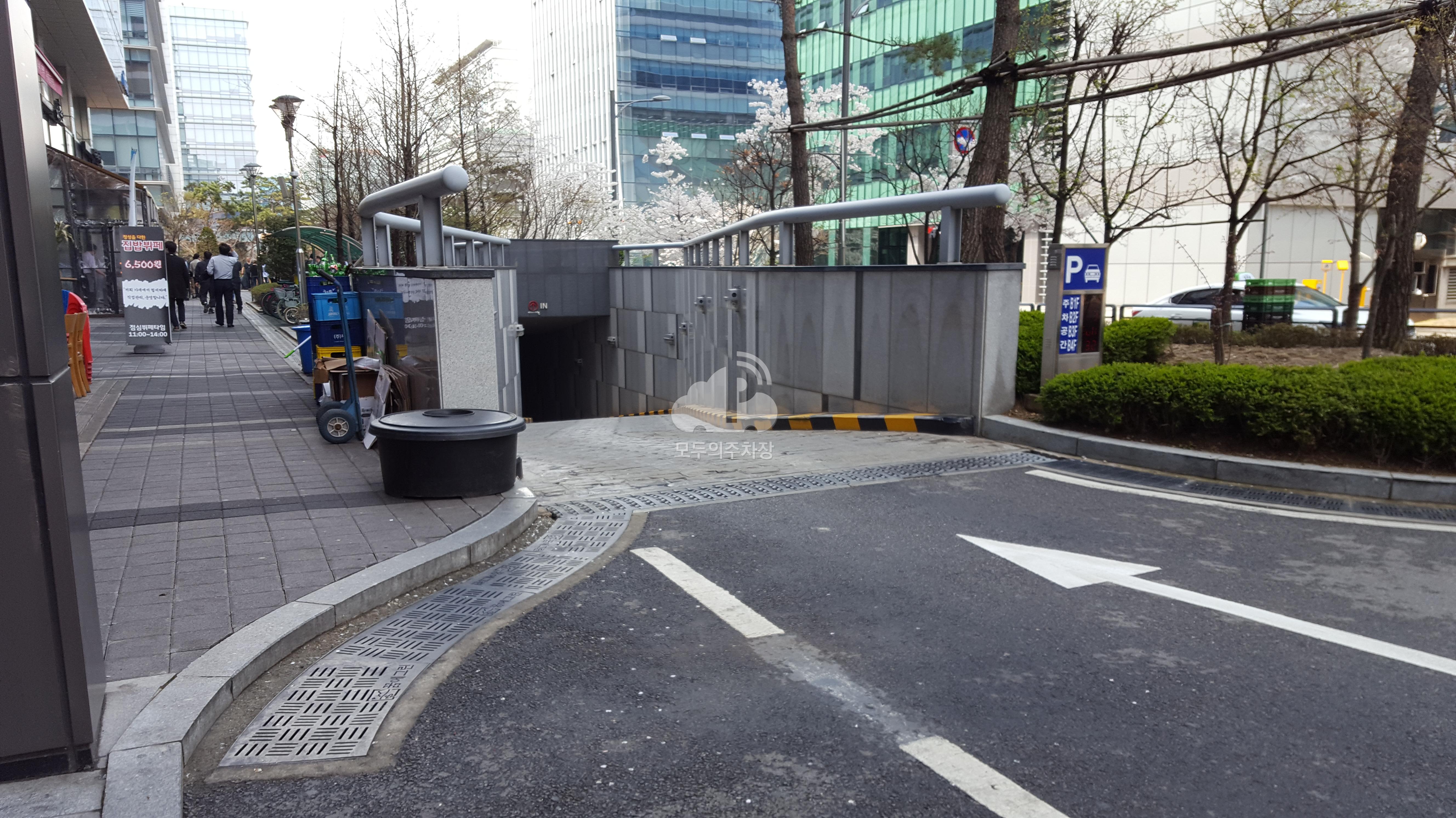H스퀘어(S동) 주차장 이미지 1