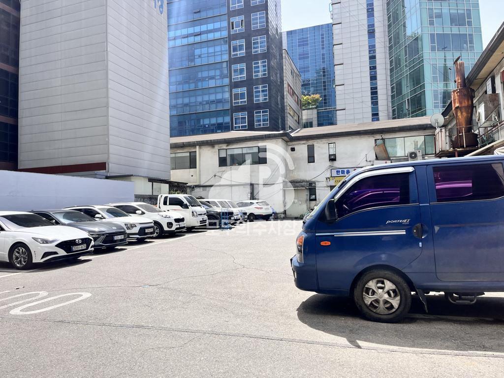 케이엠파크 모란역 주차장 이미지 1