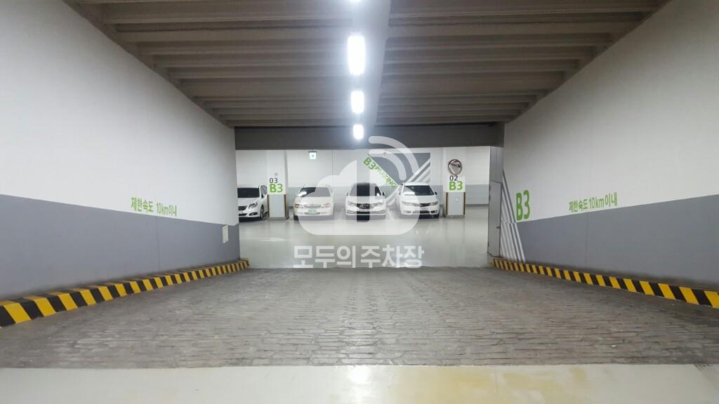 에이프로스퀘어 주차장 이미지 1