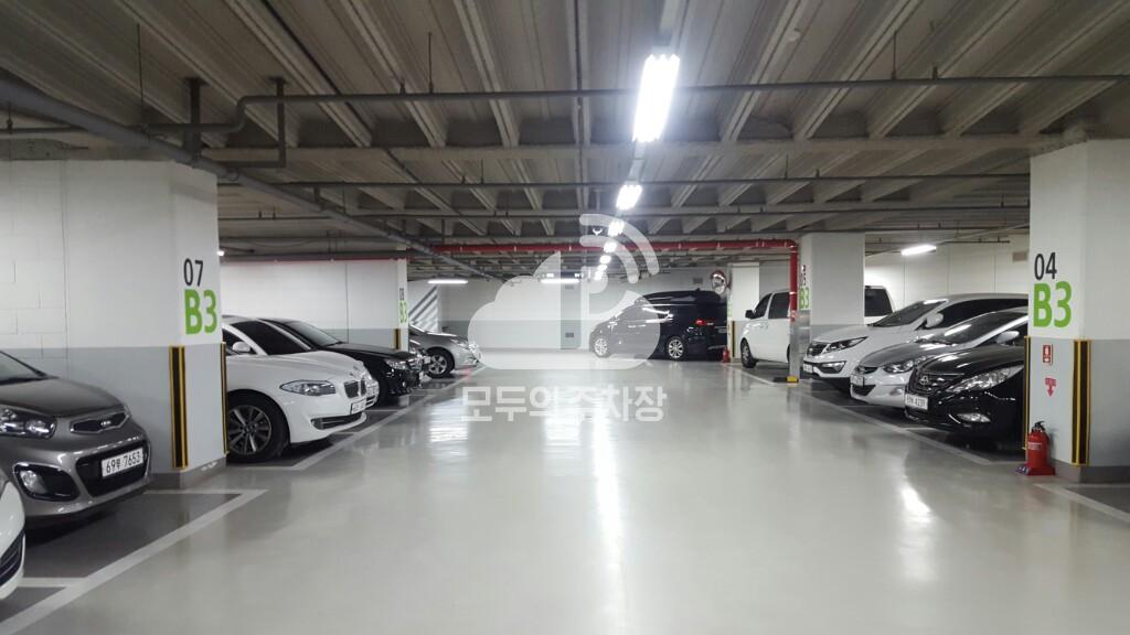 에이프로스퀘어 주차장 이미지 2