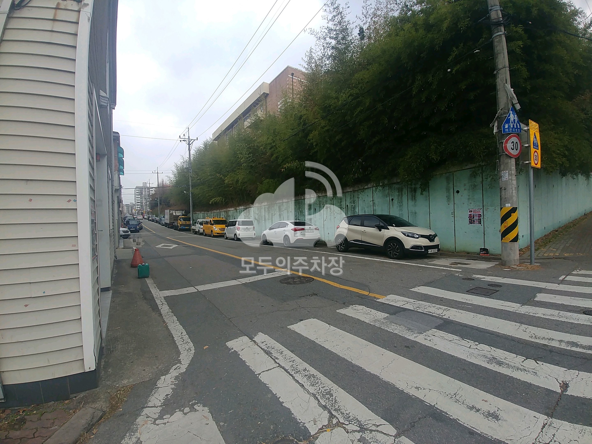 무등초교담밑 노상 공영 주차장 이미지 2