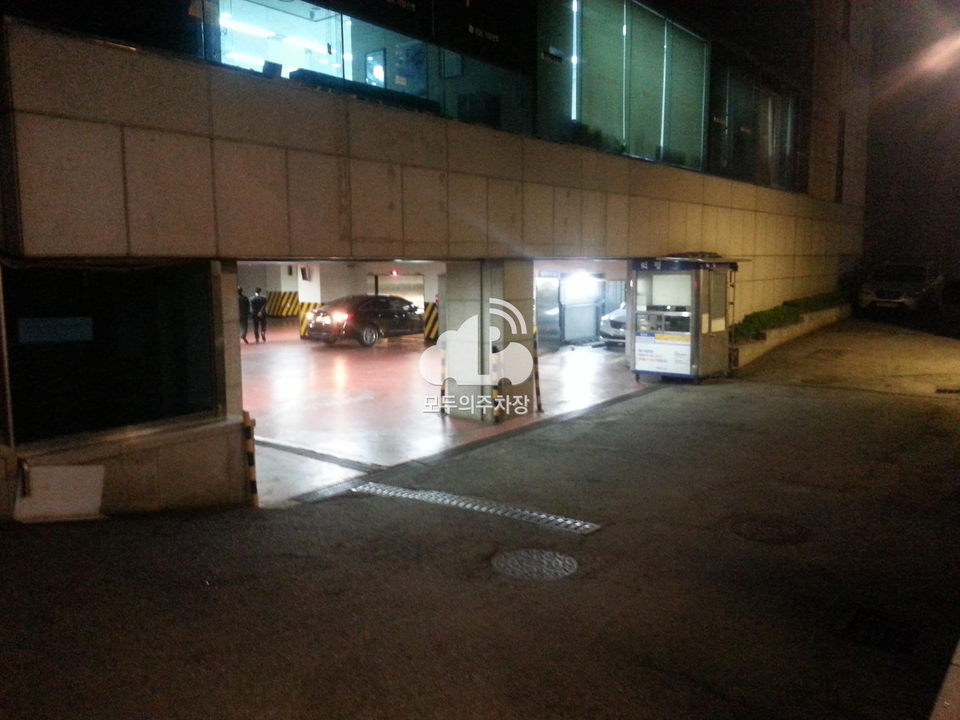 IBK기업은행 주차장 이미지 1