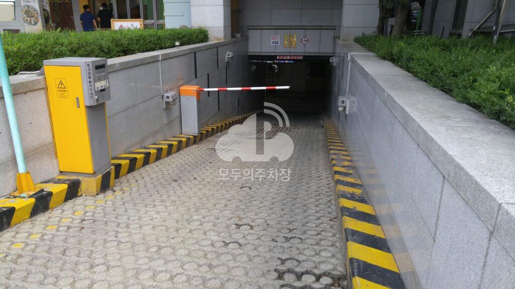 골드로즈 주차장 이미지 2