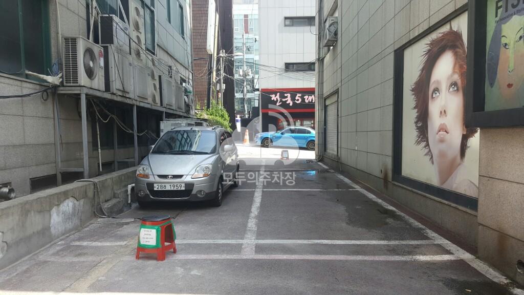 지천빌딩 주차장 이미지 2