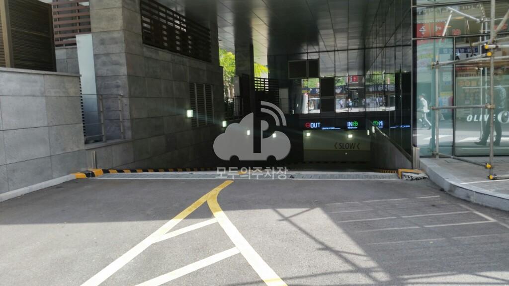 센터포인트 주차장 이미지 2