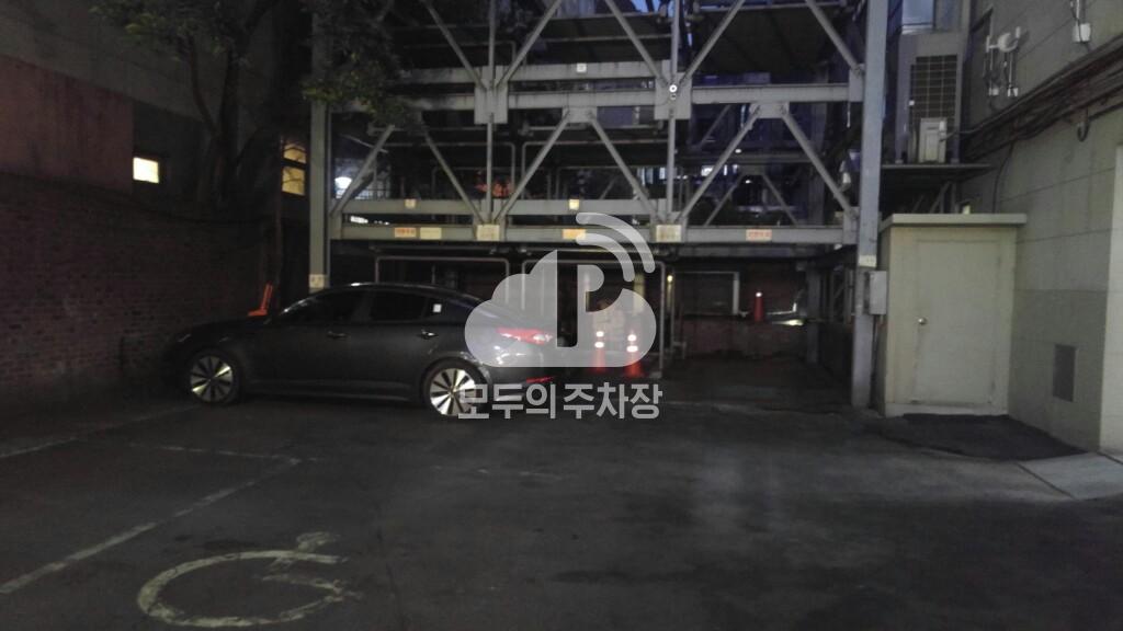 청민빌딩 주차장 이미지 3