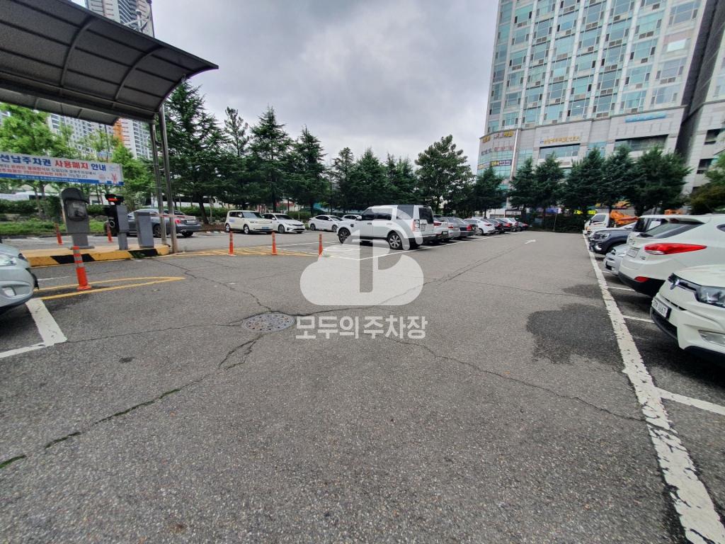 시의회옆 공영 주차장 이미지 2