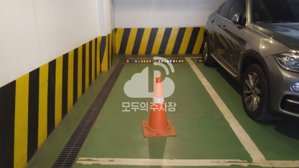 조이빌딩 주차장 이미지 3