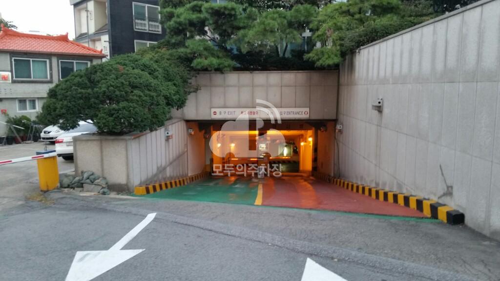 충정타워빌딩 주차장 이미지 2