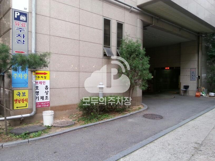 헤세드 빌딩 주차장 이미지 1