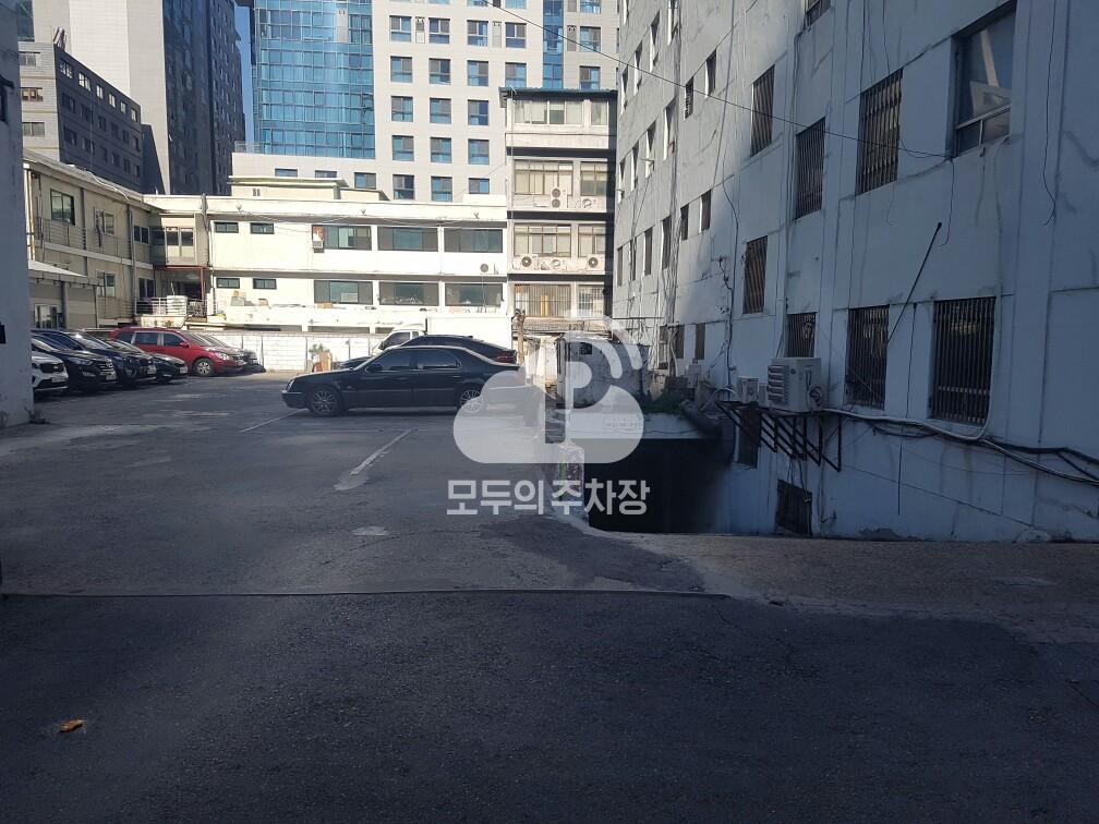 유료 민영 주차장 이미지 2