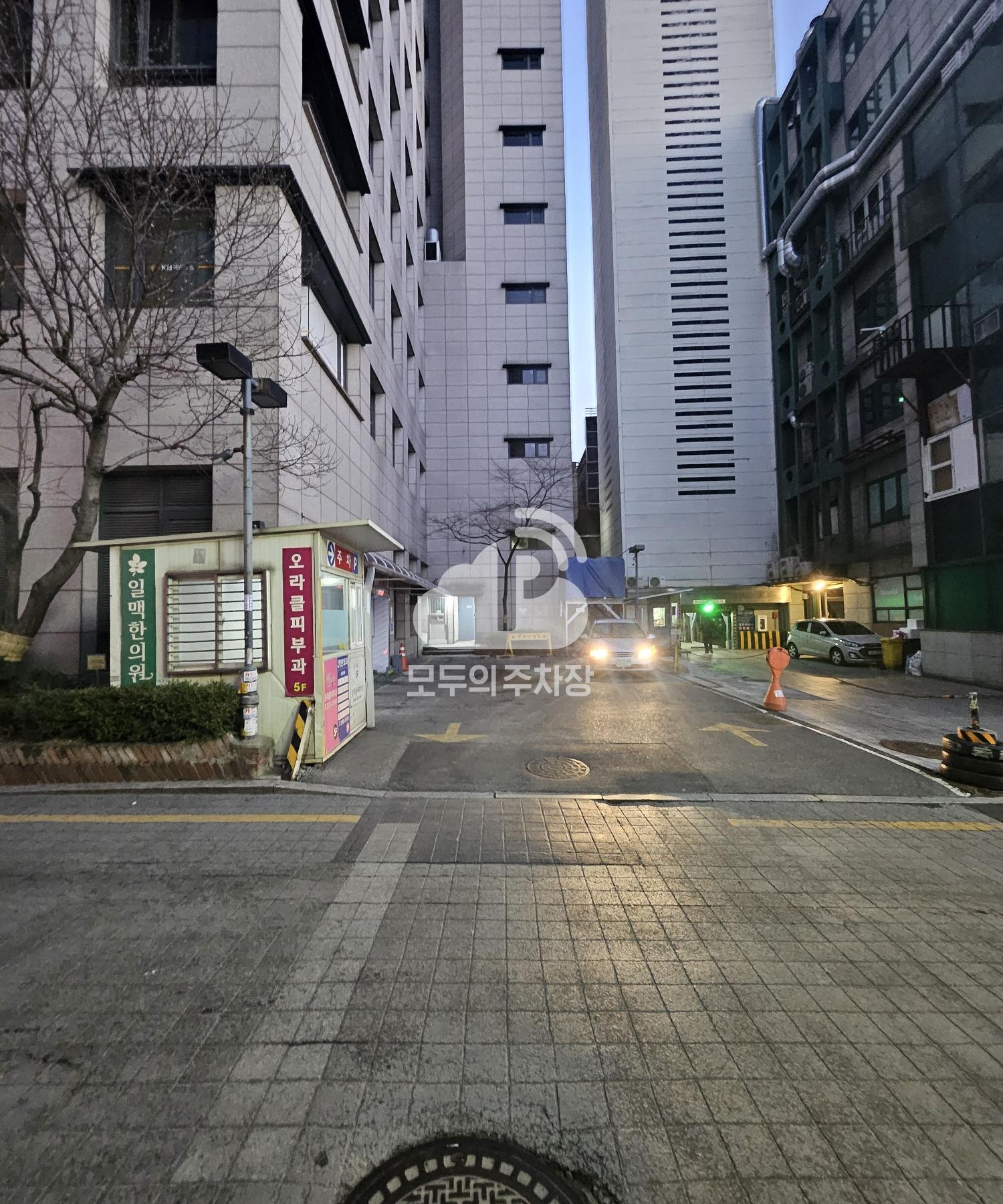 범일빌딩 주차장 이미지 3
