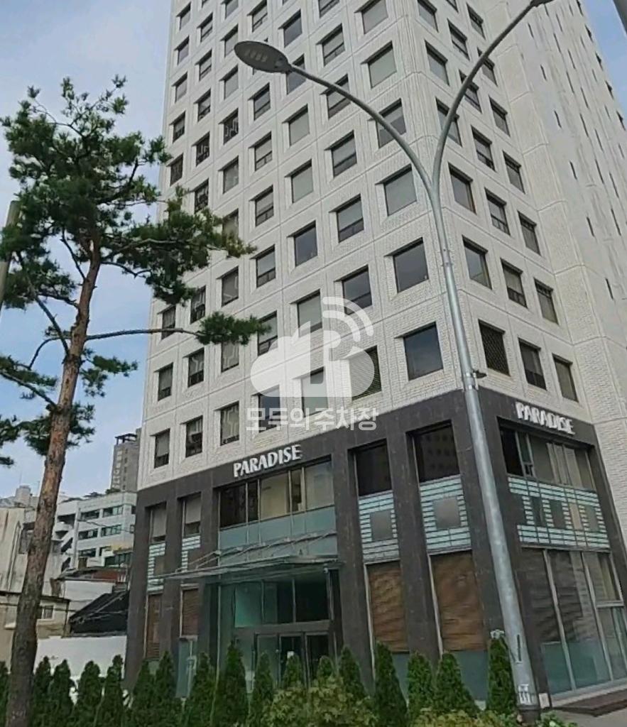 파라다이스 빌딩 주차장 이미지 1
