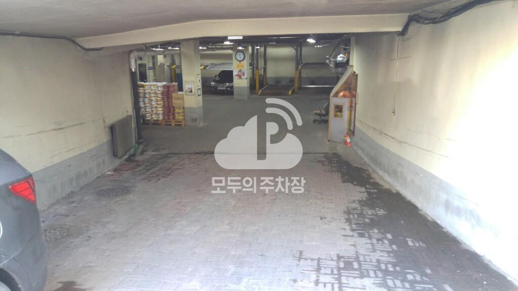 기종빌딩 주차장 이미지 3