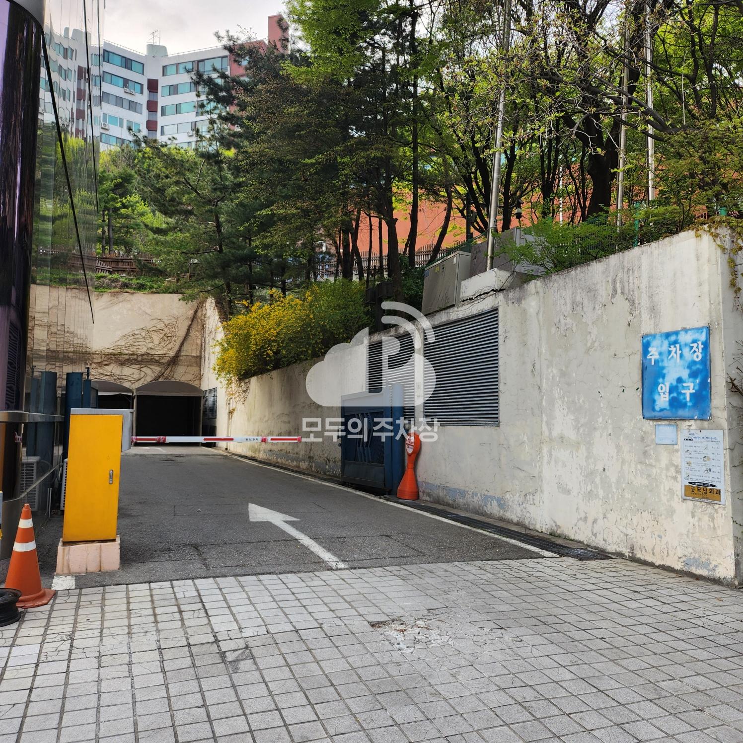 인성빌딩 주차장 이미지 2