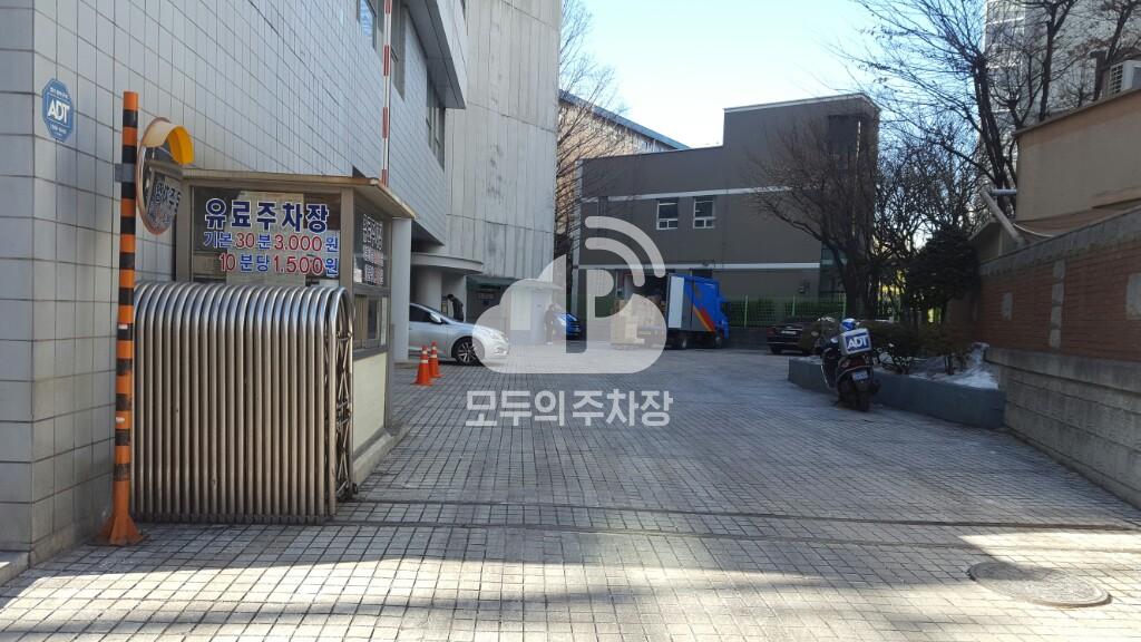 삼일빌딩 주차장 이미지 1