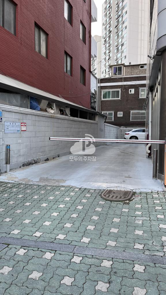 일신빌딩 주차장 이미지 2