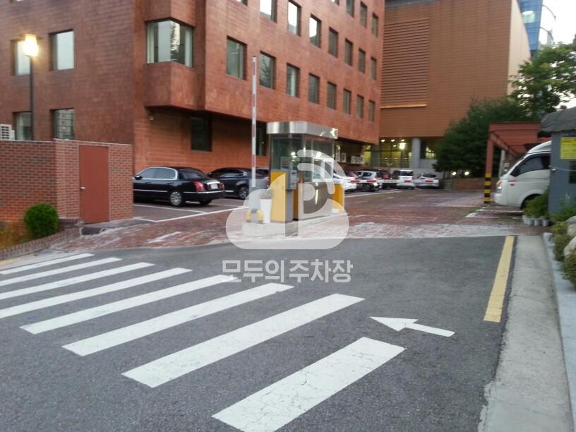 삼창빌딩 주차장 이미지 2