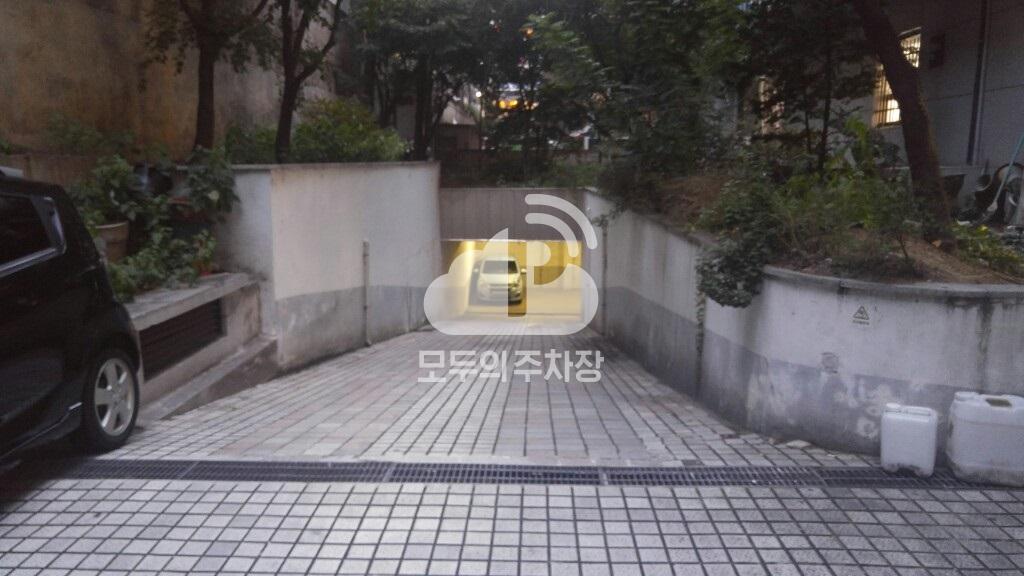 삼국빌딩 주차장 이미지 2