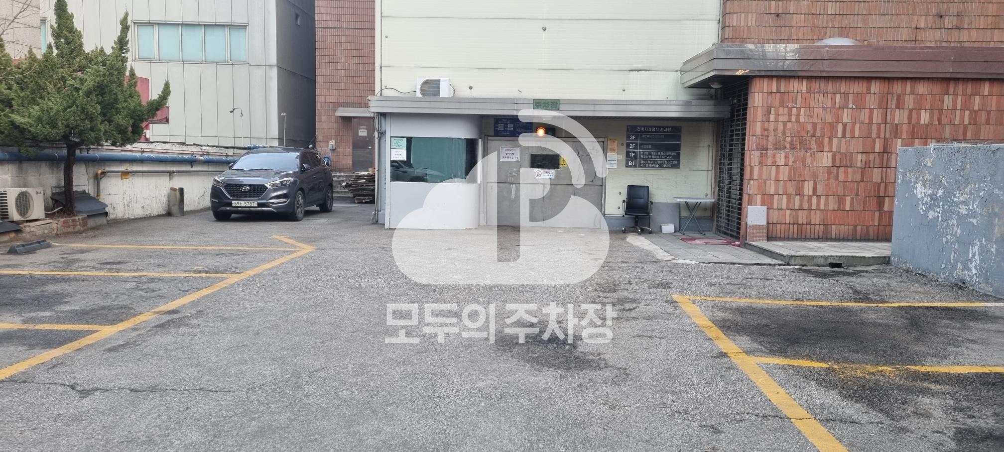 다래건축 백화점 주차장 이미지 3