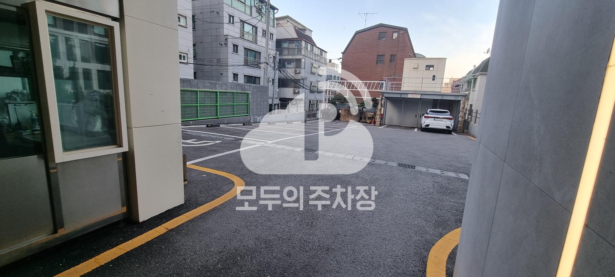 그린빌딩 주차장 이미지 3