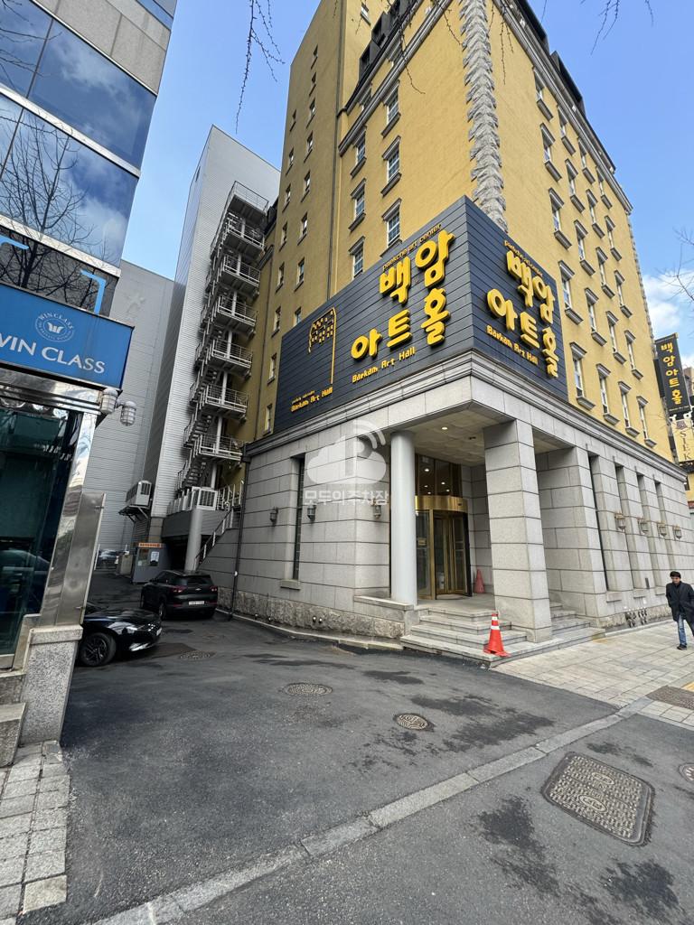 백암아트홀 주차장 이미지 1