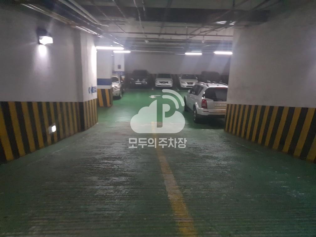 빅토리아빌딩 지하 주차장 이미지 3