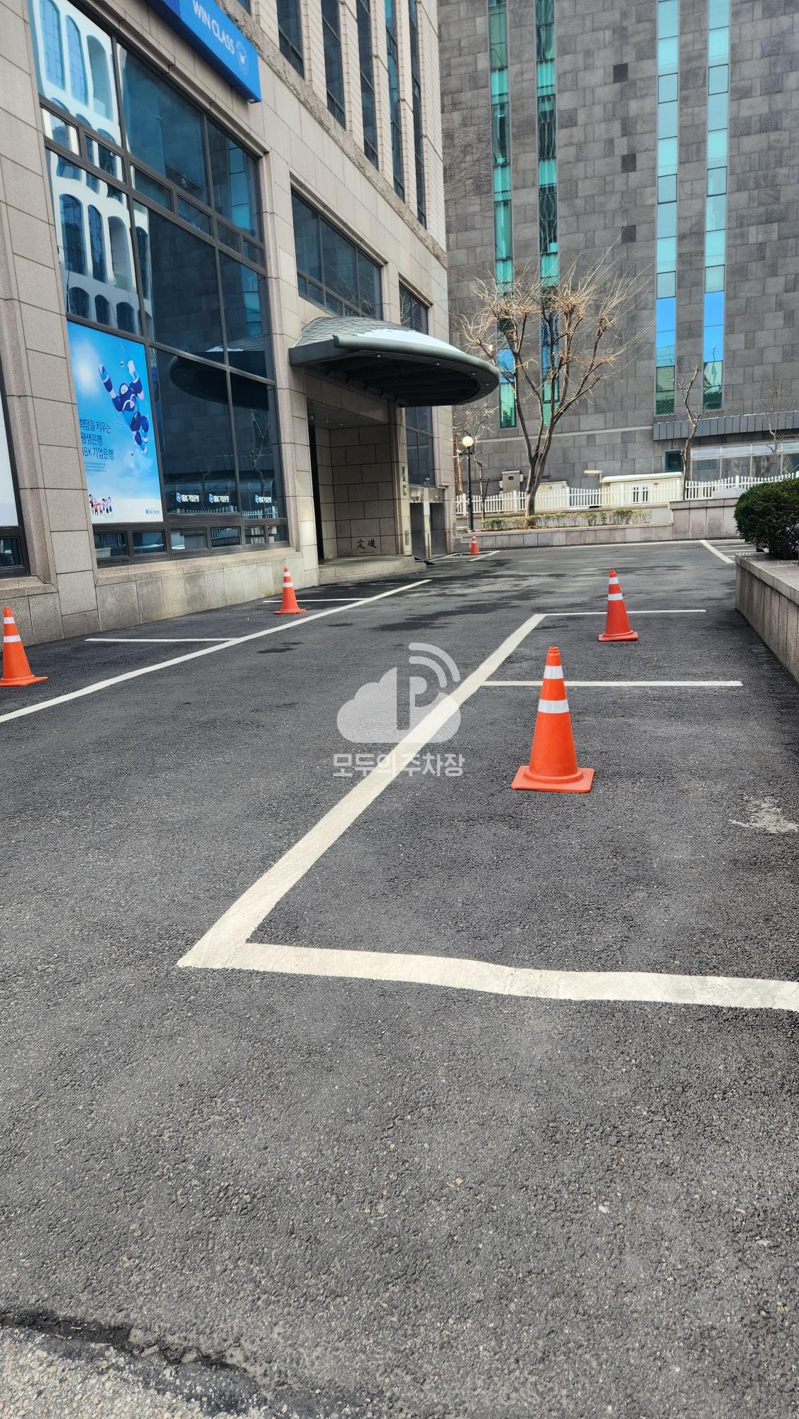 현죽빌딩 주차장 이미지 2