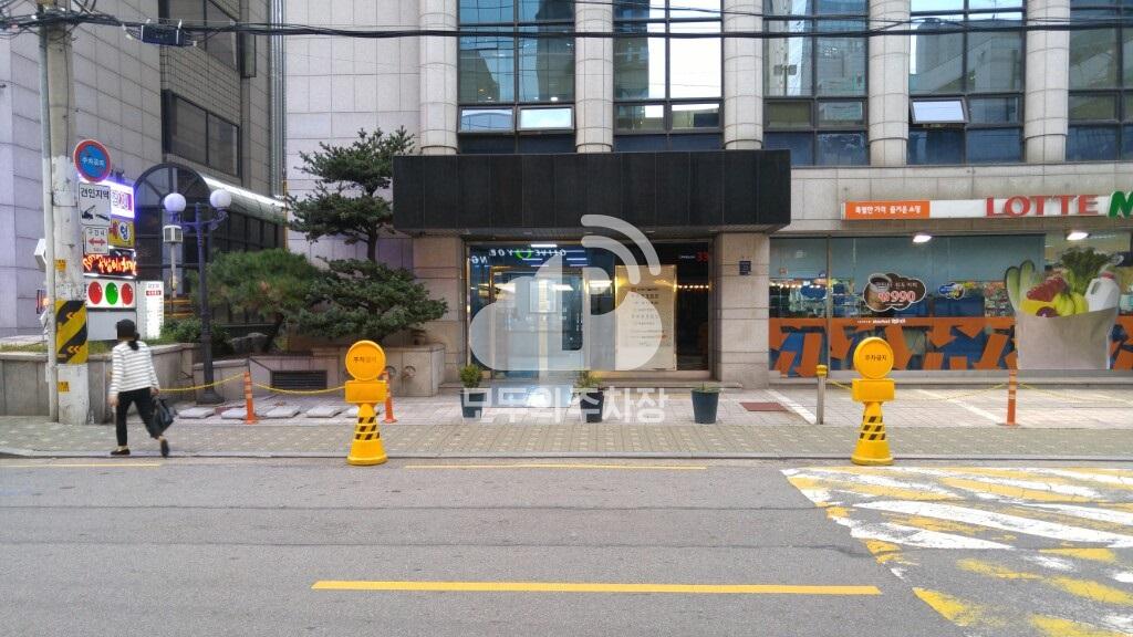 육인빌딩 주차장 이미지 1