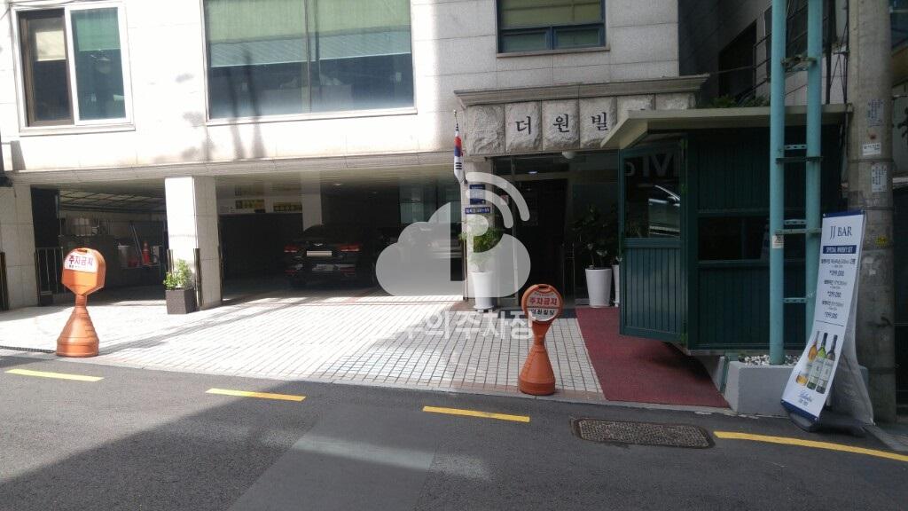 더원빌딩 주차장 이미지 1