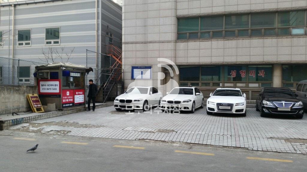 칠산빌딩 주차장 이미지 1