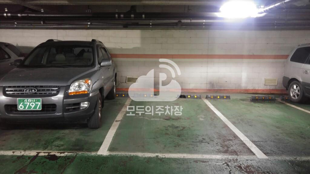 경남아너스빌 주차장 이미지 5