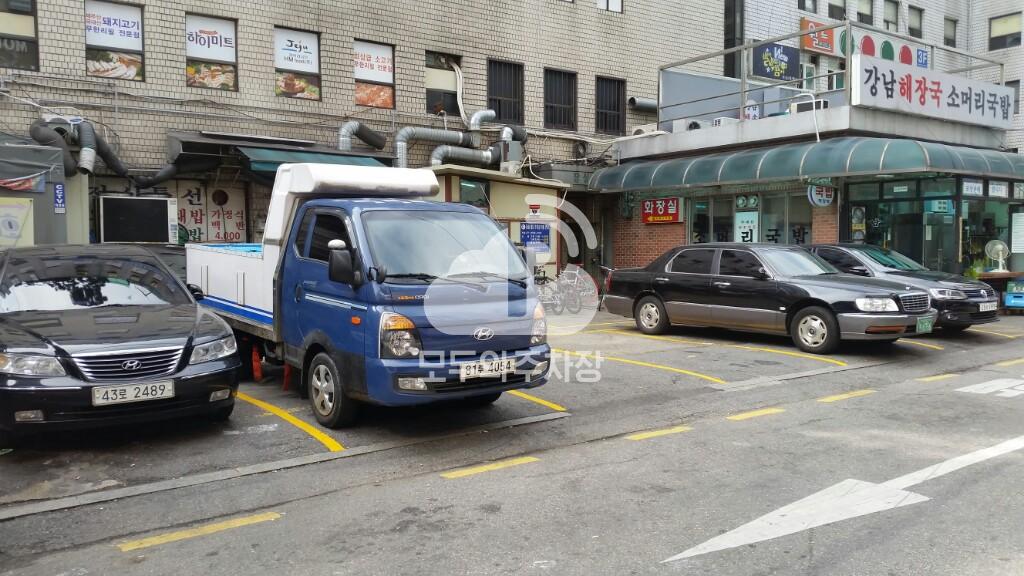 잠실빌딩 주차장 이미지 2