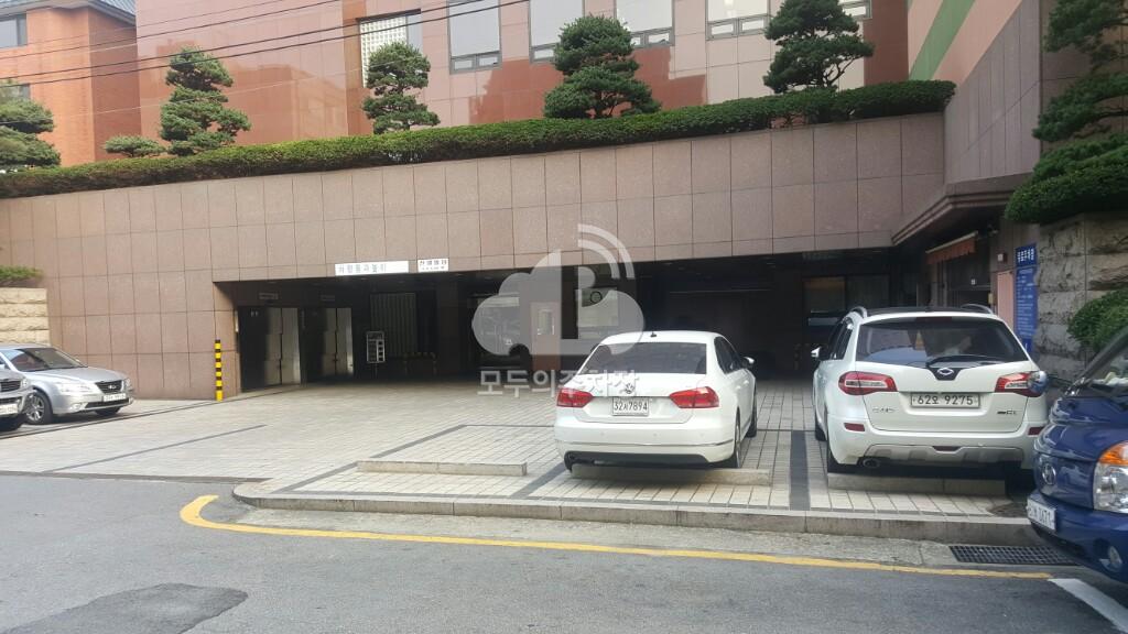 신영빌딩 주차장 이미지 1