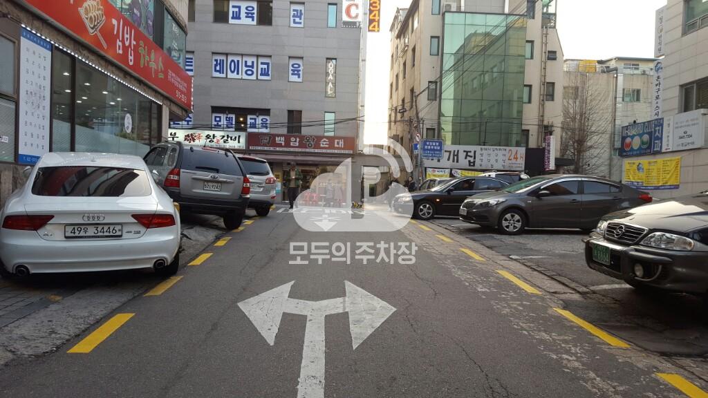 우진빌딩 주차장 이미지 2