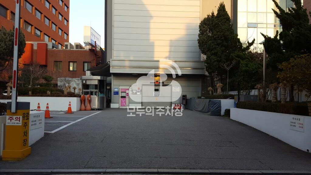 신태양빌딩 주차장 이미지 3