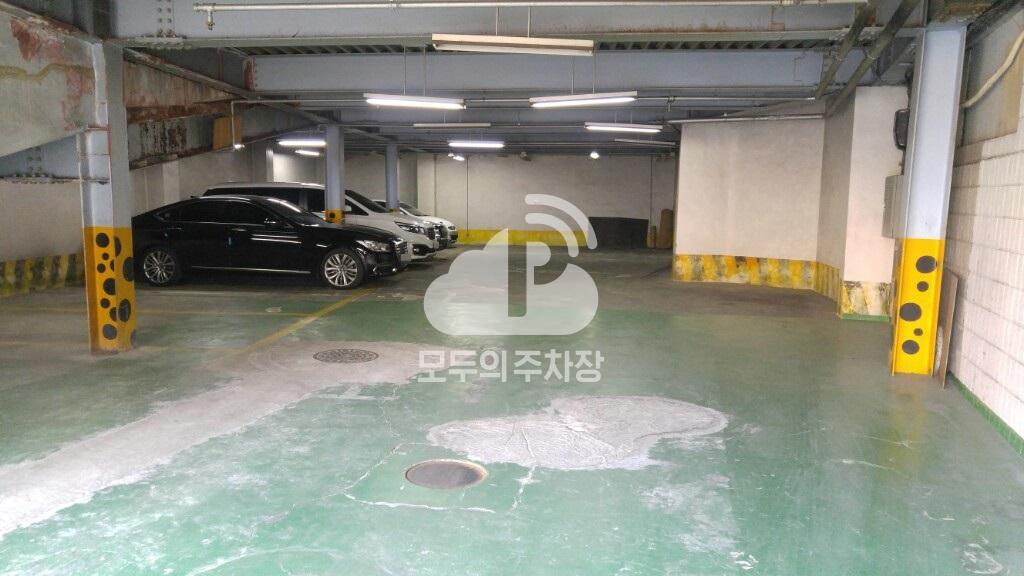 반도빌딩 주차장 이미지 2