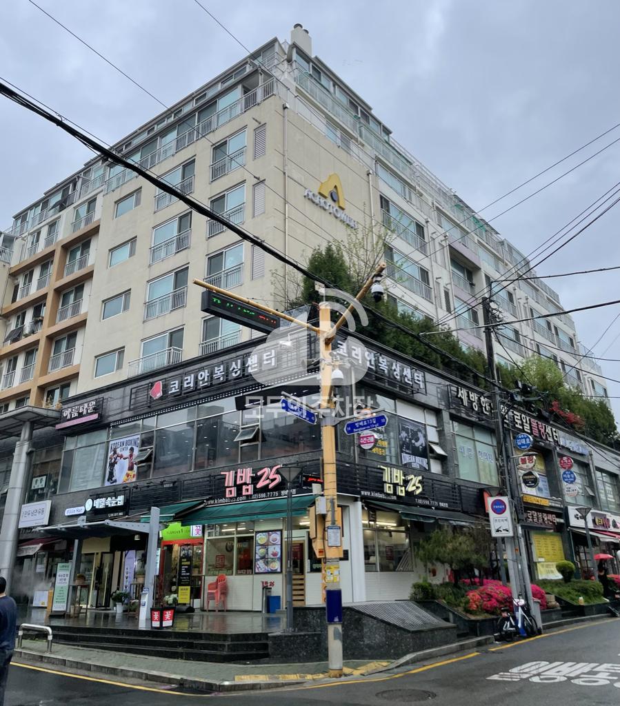 아크로타워 주차장 이미지 2