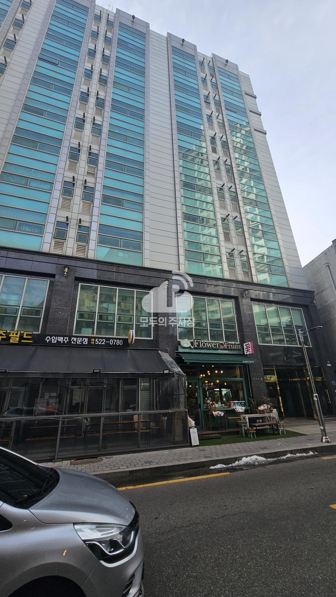 엘리지움 빌딩 주차장 이미지 1