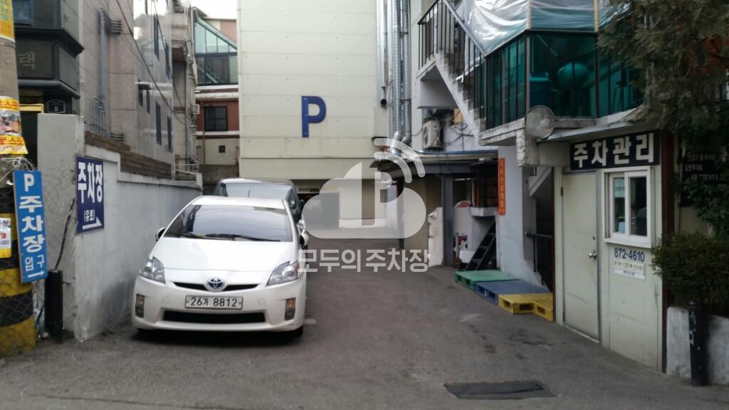 웅산빌딩 주차장 이미지 2