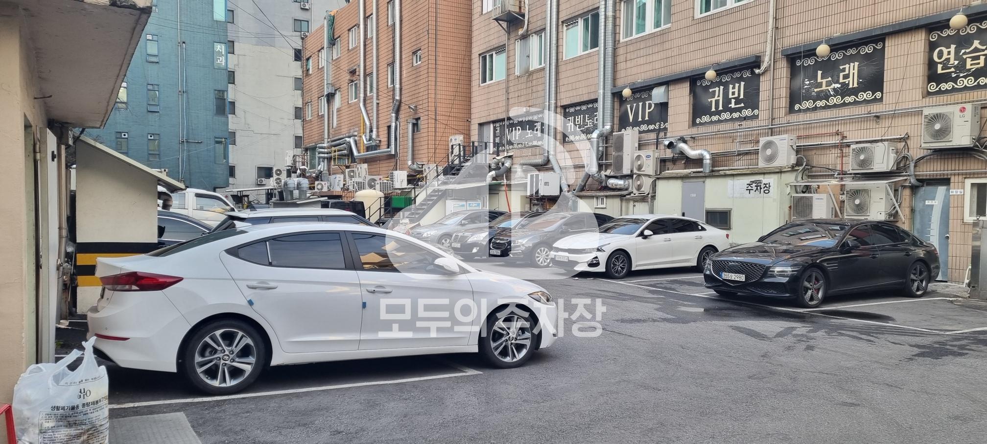 동화빌딩 주차장 이미지 3