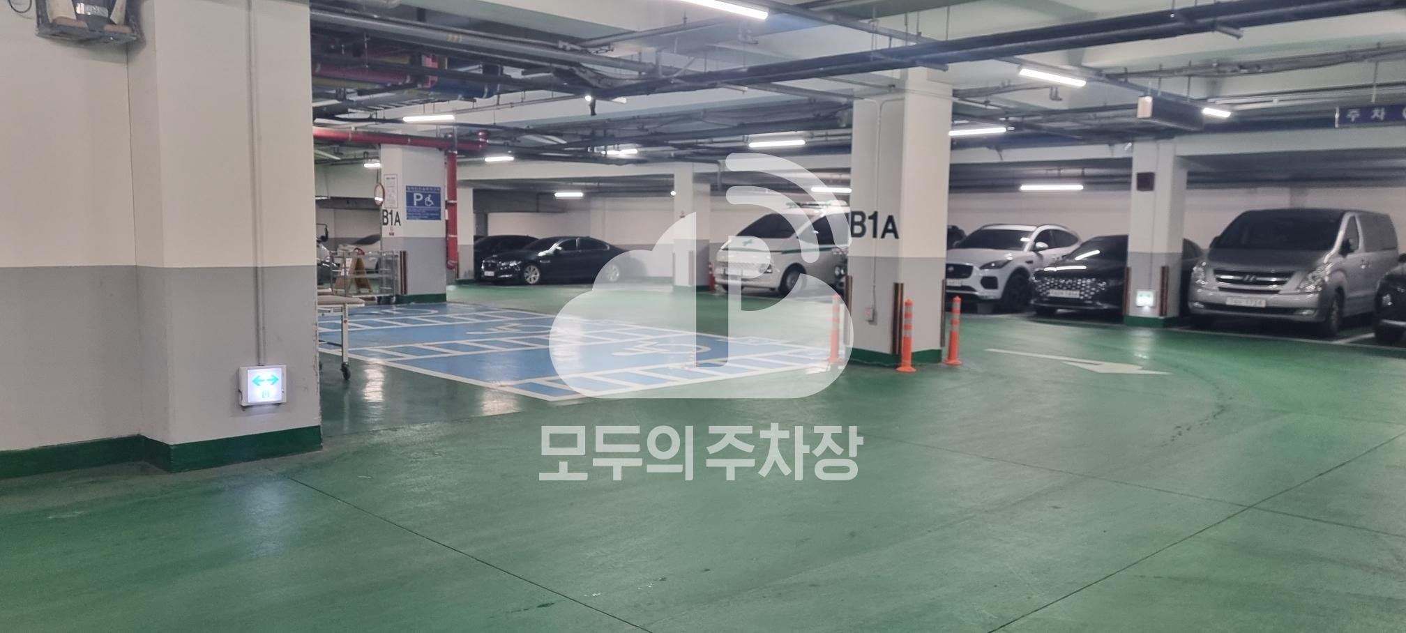 티타운 오피스텔 주차장 이미지 3