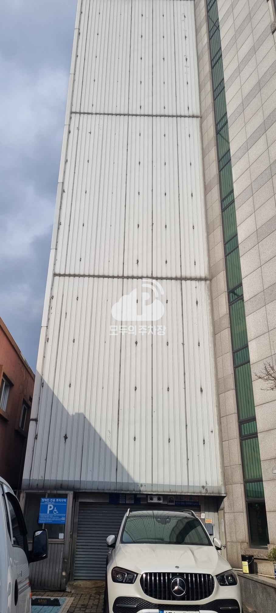 조양빌딩 주차장 이미지 3
