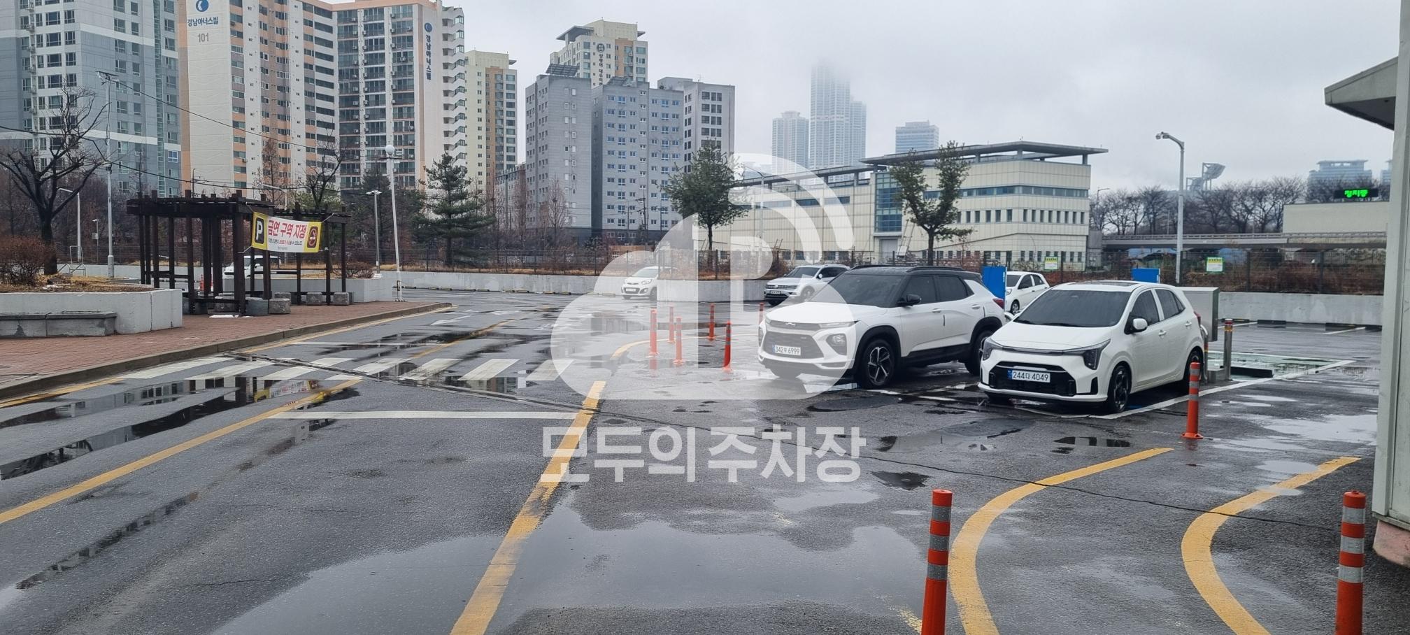 양평 유수지 공영 주차장 이미지 2