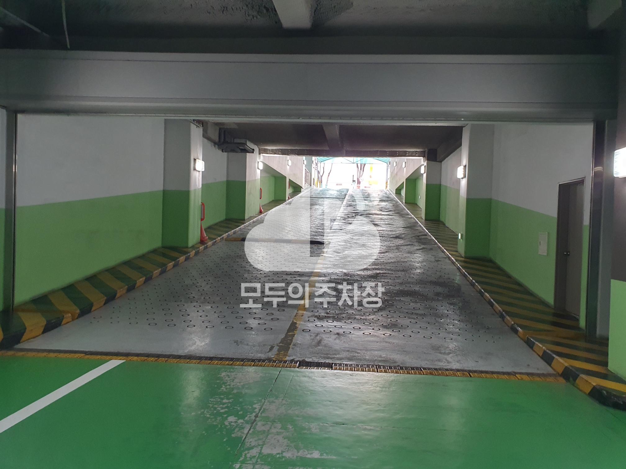 이노플렉스 주차장 이미지 4