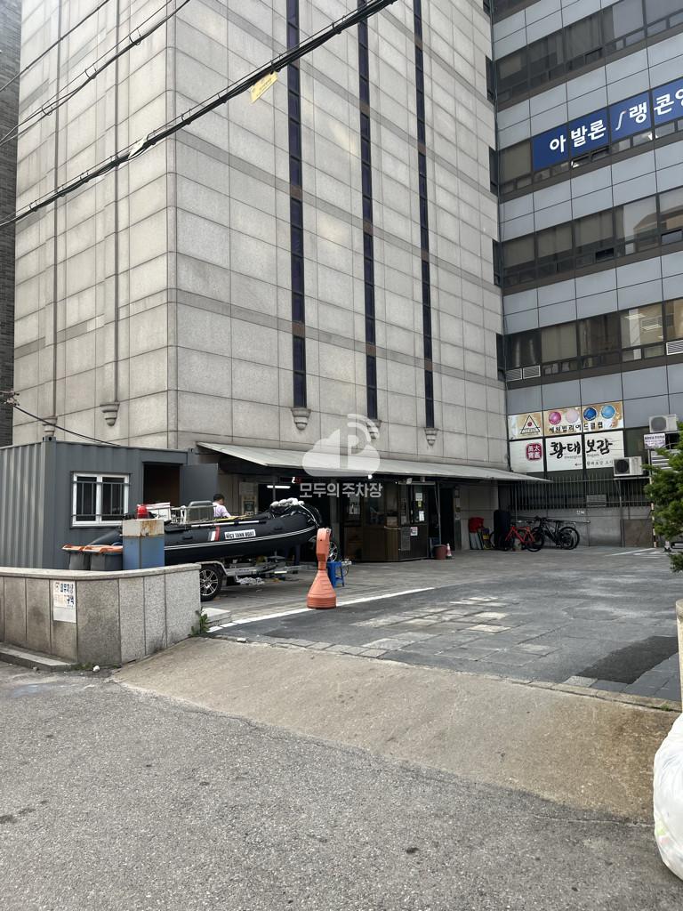 세원빌딩 주차장 이미지 2
