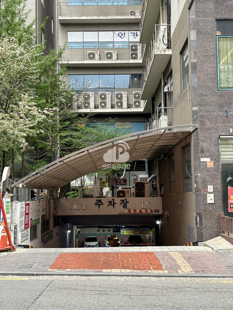 씨티타워 주차장 이미지 1